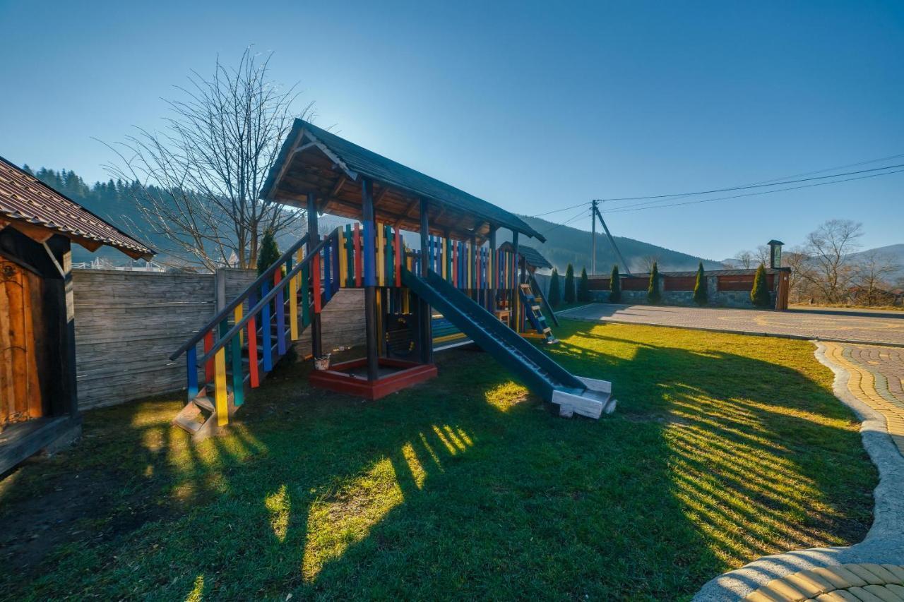 Садиба Дерев*Яна Хата Verkhovyna Exterior photo